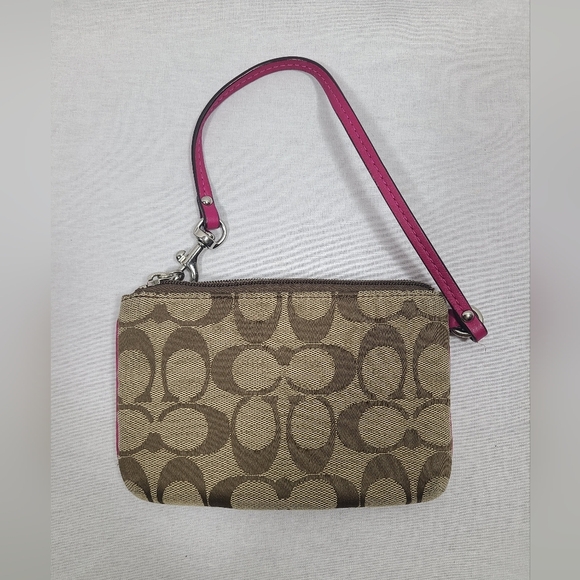 Coach Wristlet- authentic - Picture 4 of 6